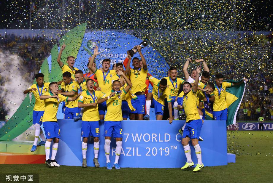 巴西02年世界杯阵容_2006年巴西世界杯阵容_2014年德国巴西阵容