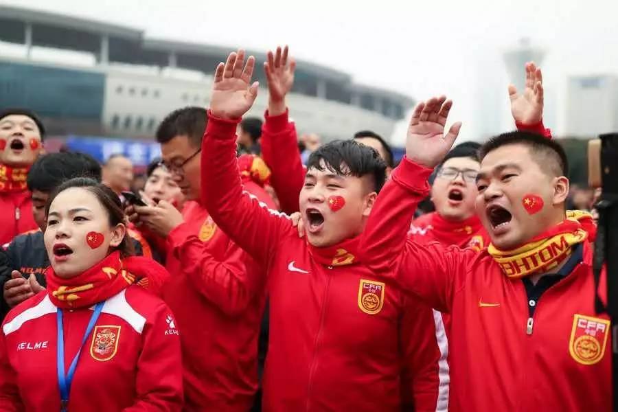 中国足球名将_乌拉圭足球名将_中国近代足球名将排名